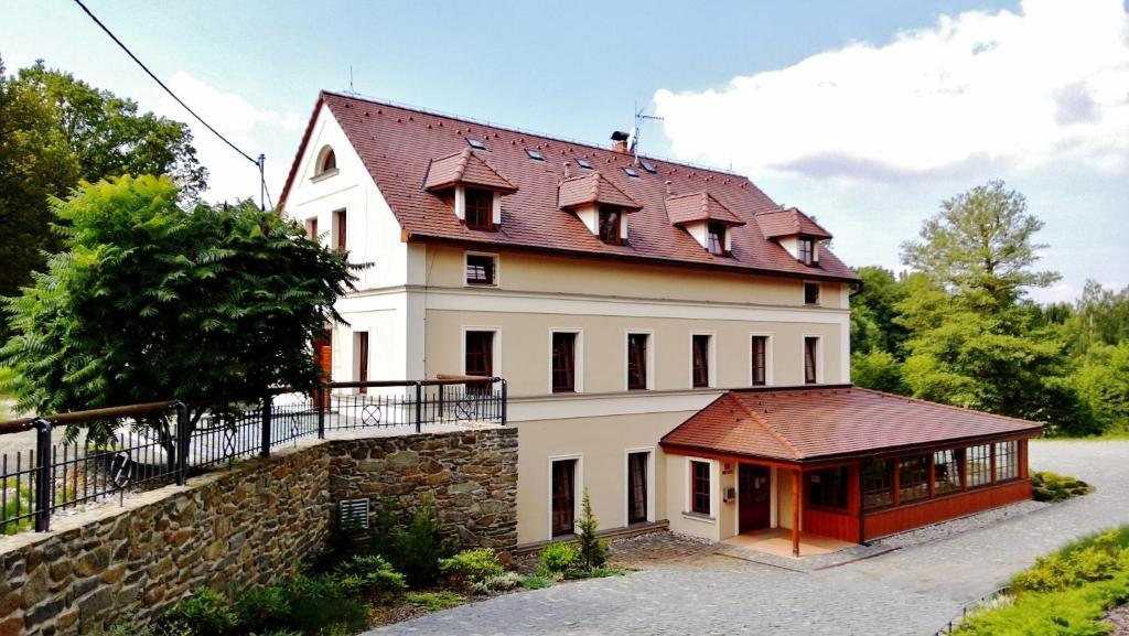 Pension Mlyn Stare Mitrovice Sedlec-Prcice Екстериор снимка